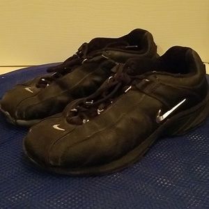 Nike black athletic shoe size 10.5